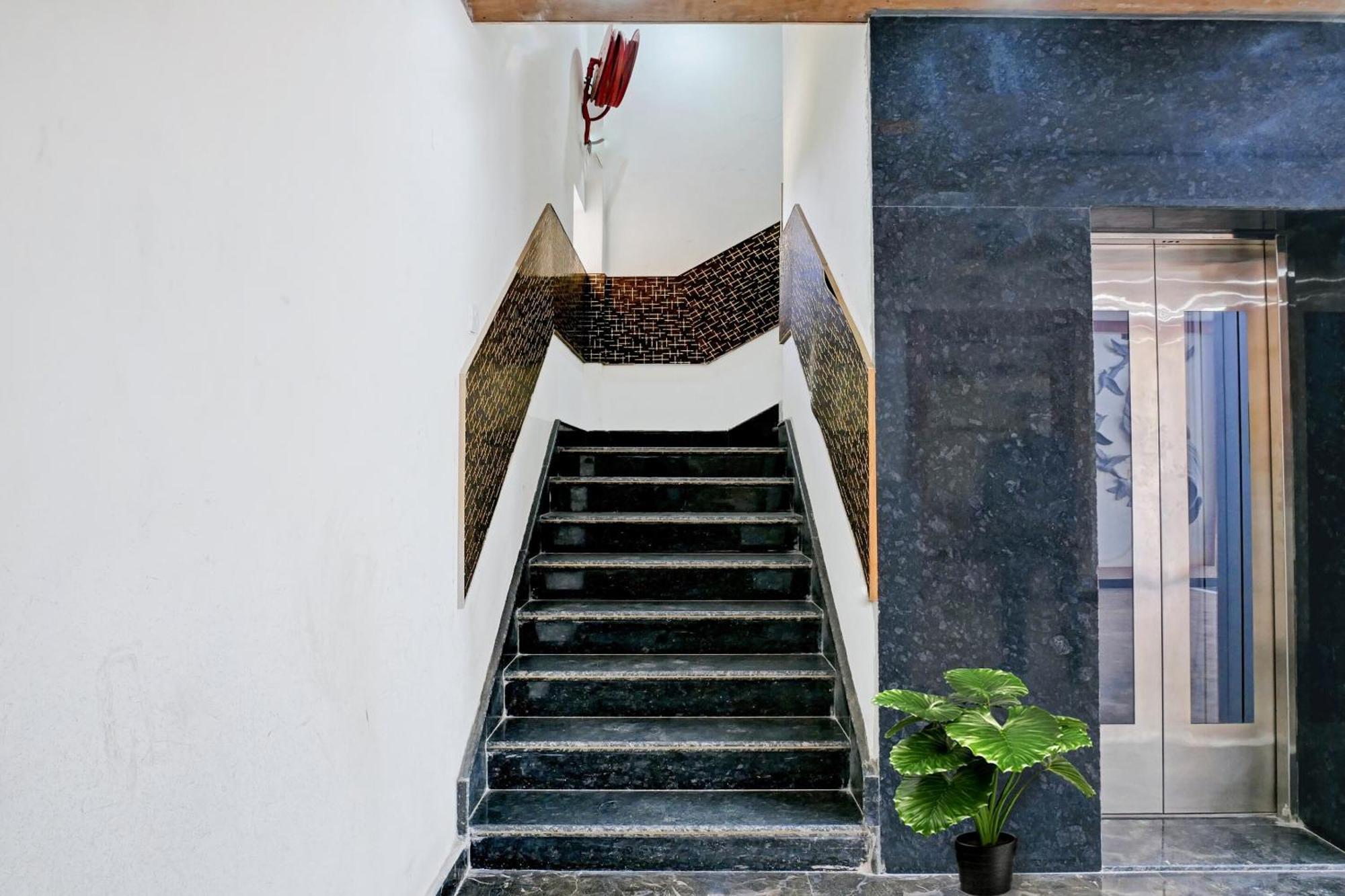 Collection O Hotel Shaurya - Varanasi — Photos 3