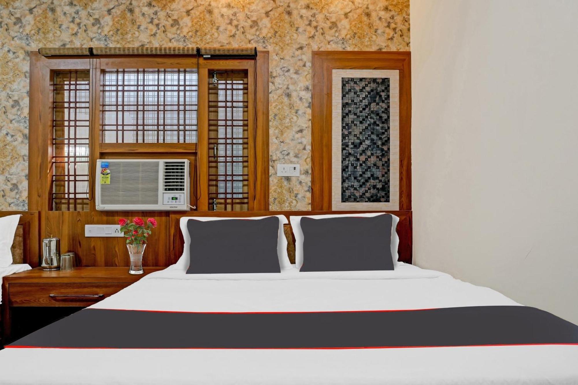 Collection O Hotel Shaurya - Varanasi, Varanasi